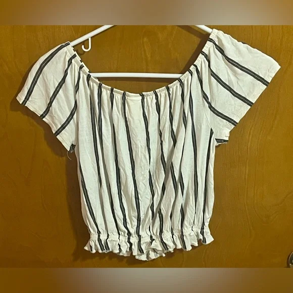 H&M striped Crop Top. Women’s size XS. - Picture 2 of 11